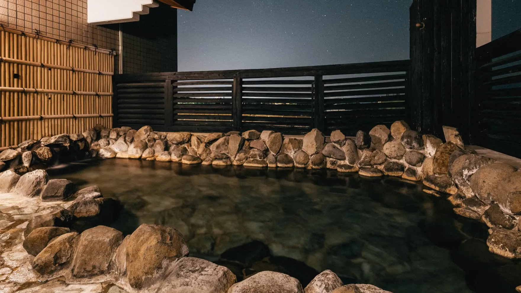 Night Open-air Bath Image